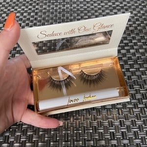 Lavaa Lashes charm premium faux mink lashes